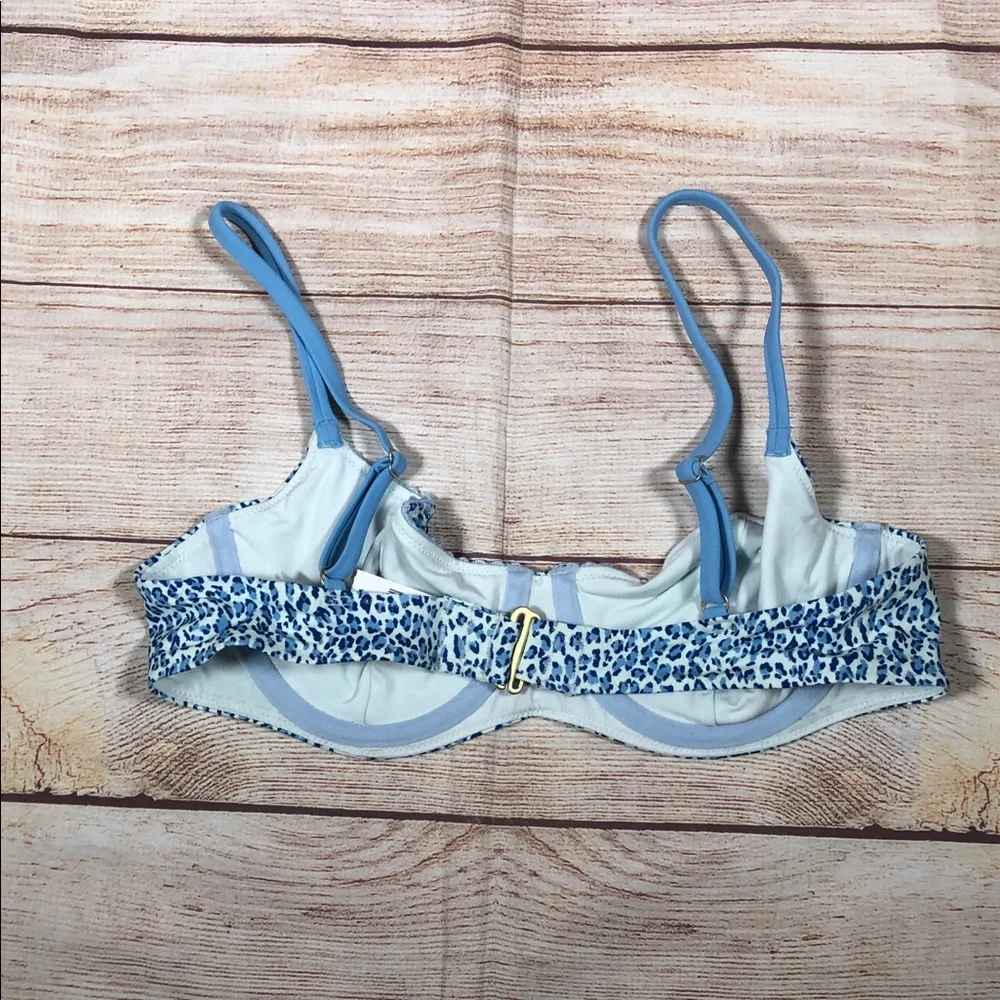 NWT Frankie's Bikinis x PINK Light Blue Leopard Print Underwire Bikini Top